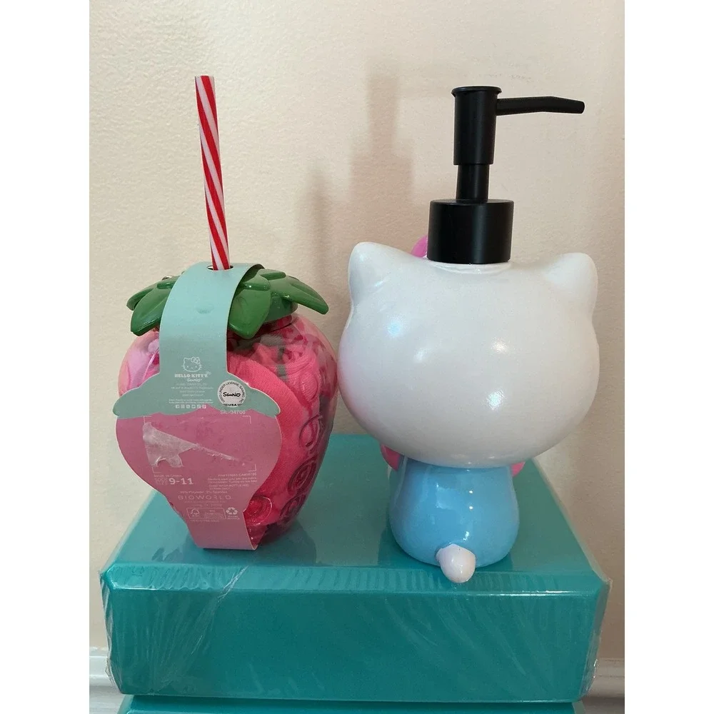 Hello Kitty Strawberry Cup with Socks and Hello Kitty Soap Dispenser‎ Set